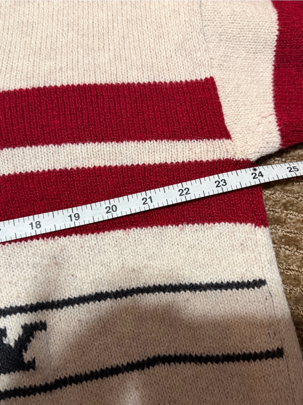 181 American Eagle x Snoopy Cream & Red Graphic Crewneck Sweater - Picture 6 of 10
